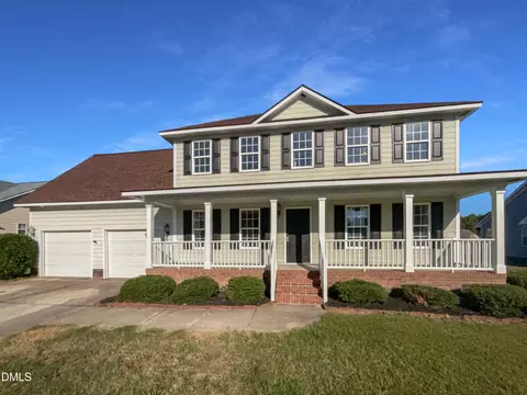 5904 Blue Sky Ln, Hope Mills, NC 28348