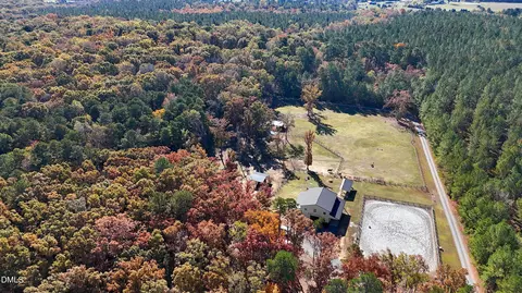 1230 Arnolds Woods Rd, Chapel Hill, NC 27516