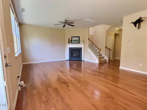 Living - 610 Ashburn Ln, Durham, NC 27703 photo 2 of 4