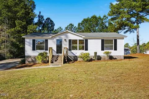 70 Old Forte Trl, Spring Lake, NC 28390