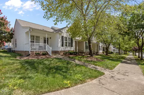 231 Highgate Cir, Wake Forest, NC 27587