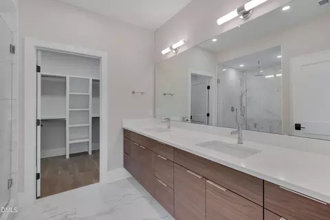 Bath - 1014 Manor Way, Durham, NC 27701 photo 3 of 5
