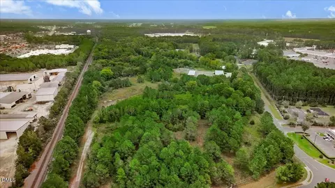 175 E Peedin Rd, Smithfield, NC 27577 photo 4