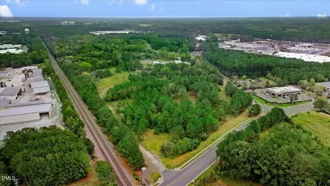 175 E Peedin Rd, Smithfield, NC 27577 photo 3