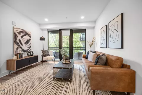 615 W Peace St #308, Raleigh, NC 27605