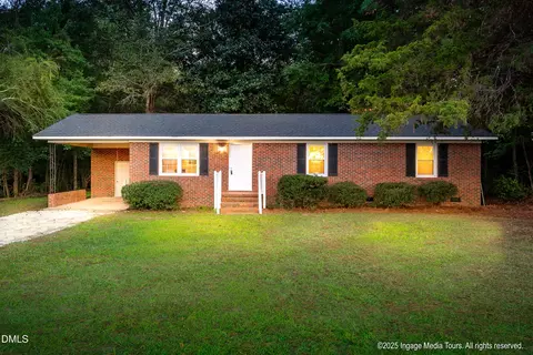305 British Rd, Kinston, NC 28501