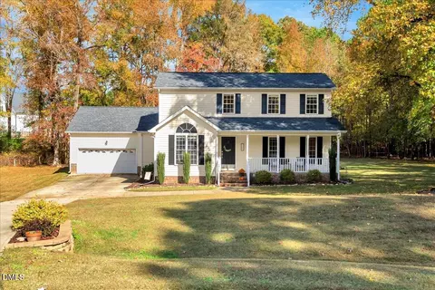 195 Woodcroft Dr, Youngsville, NC 27596
