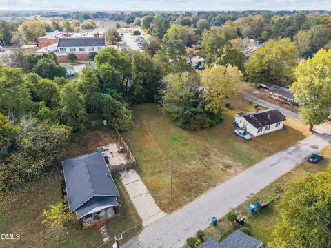 102 N Jackson St, Dunn, NC 28334 photo 5