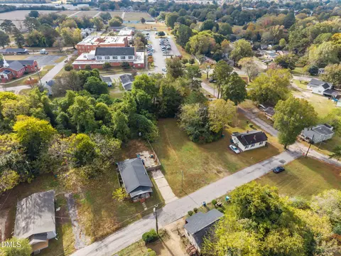102 N Jackson St, Dunn, NC 28334 photo 3