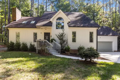 10709 E Bridgford Dr, Cary, NC 27518