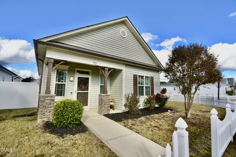 70 Plott Hound Dr, Clayton, NC 27520