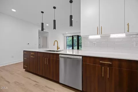 615 W Peace St #307, Raleigh, NC 27605