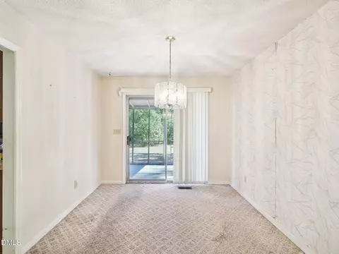 Dining - 402 Birch St, Smithfield, NC 27577 photo 1 of 2