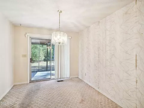 Dining - 402 Birch St, Smithfield, NC 27577 photo 2 of 2