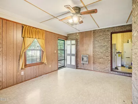 Living - 402 Birch St, Smithfield, NC 27577 photo 7 of 7