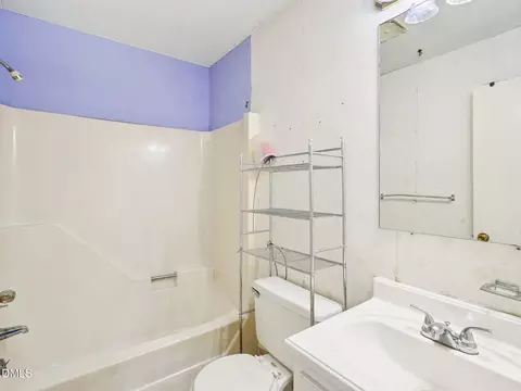 Bath - 402 Birch St, Smithfield, NC 27577 photo 1 of 3