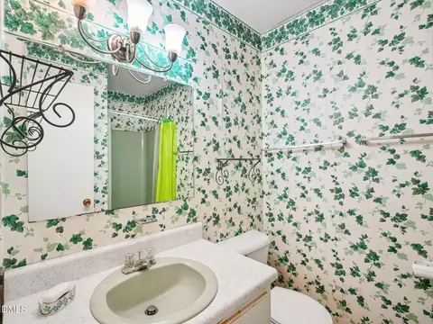Bath - 402 Birch St, Smithfield, NC 27577 photo 2 of 3