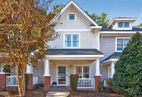 1042 Mica Lamp Ct, Apex, NC 27502