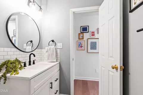 Bath - 2 Casabelle Ct, Durham, NC 27713 photo 3 of 4