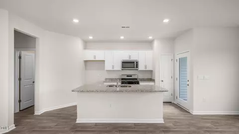 139 Starlight St, Sanford, NC 27330