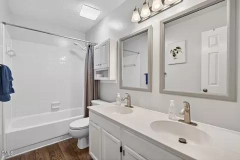 Bath - 4012 Kettering Dr, Durham, NC 27713 photo 3 of 3