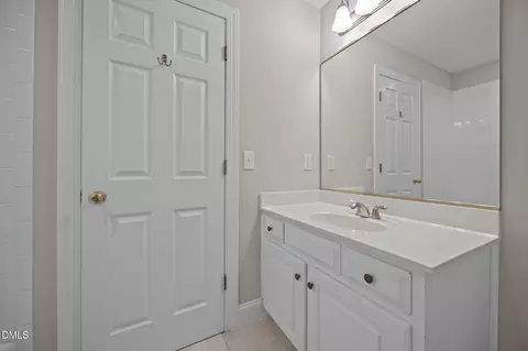 Bath - 4741 Sharpstone Ln, Raleigh, NC 27615 photo 6 of 10