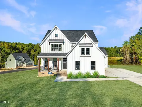 389 Glade Dr, Aberdeen, NC 28315