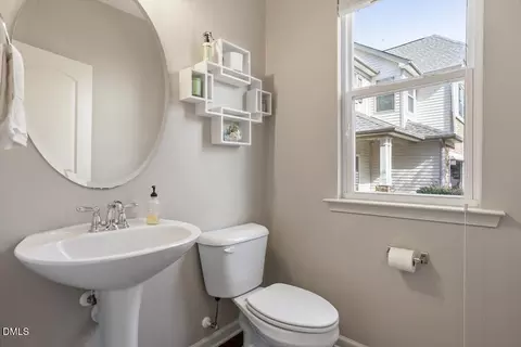 Bath - 5 Crawford Ct, Durham, NC 27703 photo 1 of 4