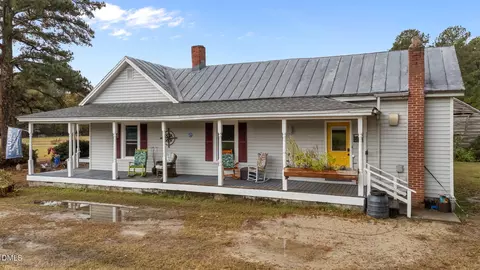 8498 W Tarboro Rd, Rocky Mount, NC 27803