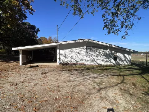 178 Mcgee Barefoot Ln, Coats, NC 27521