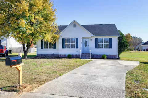 401 Oak Dare Ln, Wendell, NC 27591
