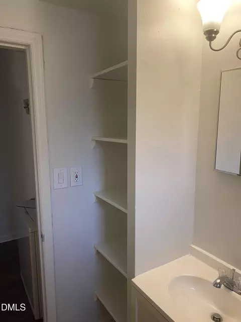Bath - 1023 Berkeley St, Durham, NC 27705 photo 2 of 5