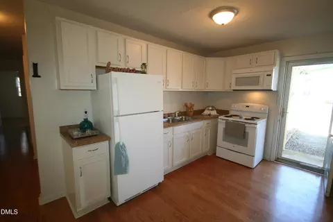 Kitchen - 1023 Berkeley St, Durham, NC 27705 photo 3 of 7
