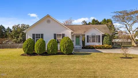 24 Elmbrook Ct, Fuquay Varina, NC 27526