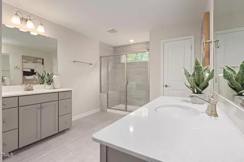 Bath - 1413 Everton Ave, Durham, NC 27703 photo 1 of 4