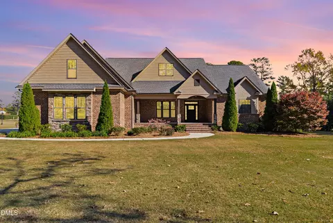 371 Chicora Club Dr, Dunn, NC 28334