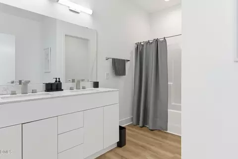 Bath - 1108 Nova St, Durham, NC 27713 photo 11 of 13