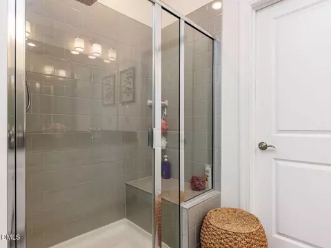 Bath - 1014 Morrison Dr, Durham, NC 27703 photo 2 of 4