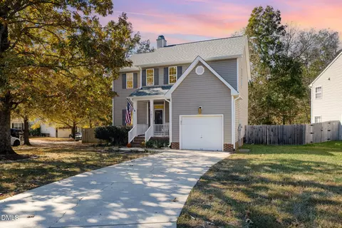 101 Holly Thorn Trce, Holly Springs, NC 27540