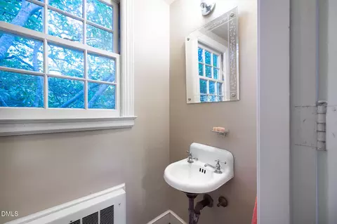 Bath - 64 Beverly Dr, Durham, NC 27707 photo 8 of 8