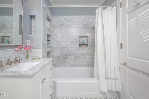 Bath - 64 Beverly Dr, Durham, NC 27707 photo 5 of 8