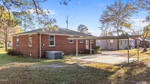 Exterior - 320 Pace St, Smithfield, NC 27577 photo 2 of 4