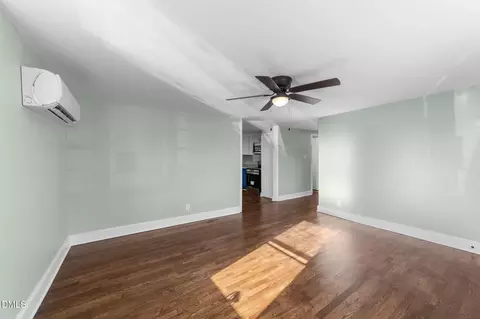 Living - 320 Pace St, Smithfield, NC 27577 photo 3 of 3