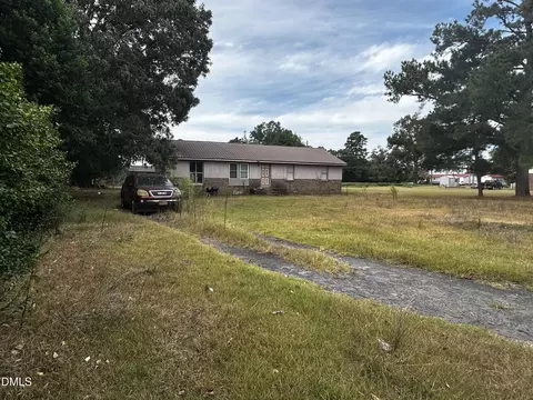 176 Ratley St, Raeford, NC 28376