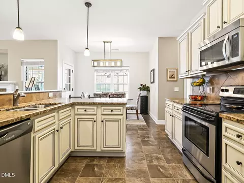 Kitchen - 26 Langdon Pointe Dr, Garner, NC 27529 photo 4 of 4