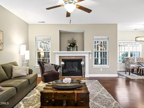 Living - 26 Langdon Pointe Dr, Garner, NC 27529 photo 2 of 7