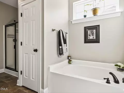 Bath - 26 Langdon Pointe Dr, Garner, NC 27529 photo 2 of 4