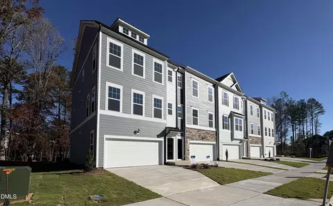 6044 Dunzo Dr, Raleigh, NC 27617