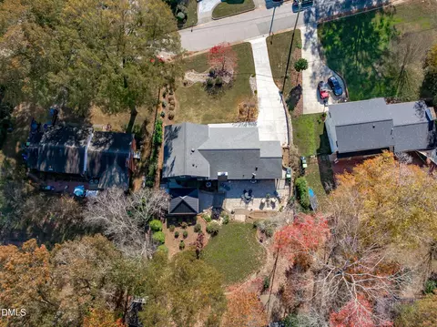 View/Area - 3016 Devonshire Dr, Raleigh, NC 27607 photo 2 of 3