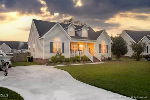 626 Edenbrook Dr, Winterville, NC 28590